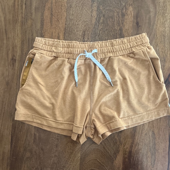 Vuori Halo Essential Shorts - Women’s XS Flax Heather - Picture 7 of 8